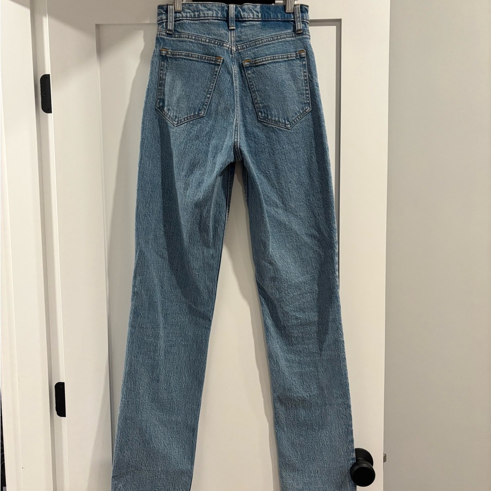 Woman’s high rise Abercrombie jeans x long
